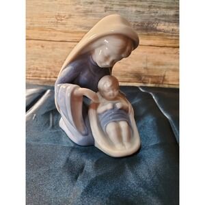 Vintage Lefton Porcelain Figurine Mother Mary Baby Jesus Religious Decor #3904
